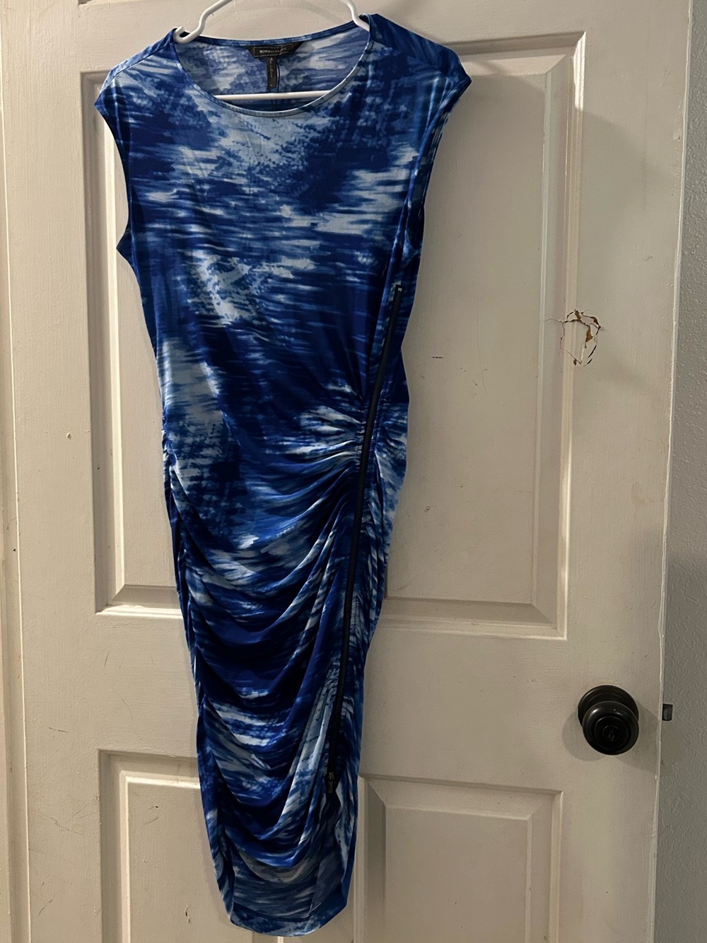 BCBGMaxAzria Blue Tie-Dye Ruched Cap-Sleeve Midi Dress